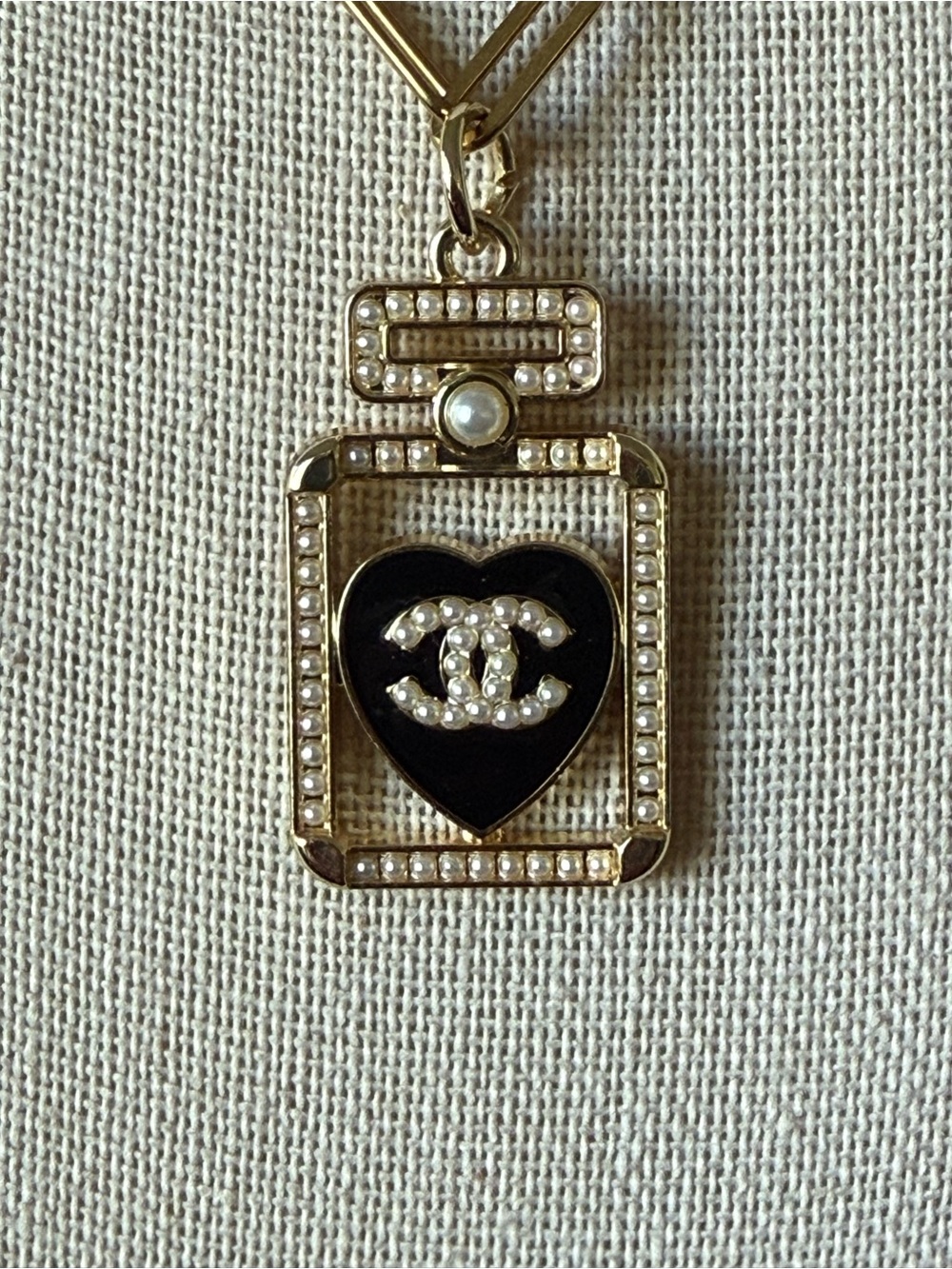 ChaneI Gold Tone Perfume Bottle Pendant Necklace with Pearl on Black Heart - Picture 2 of 6